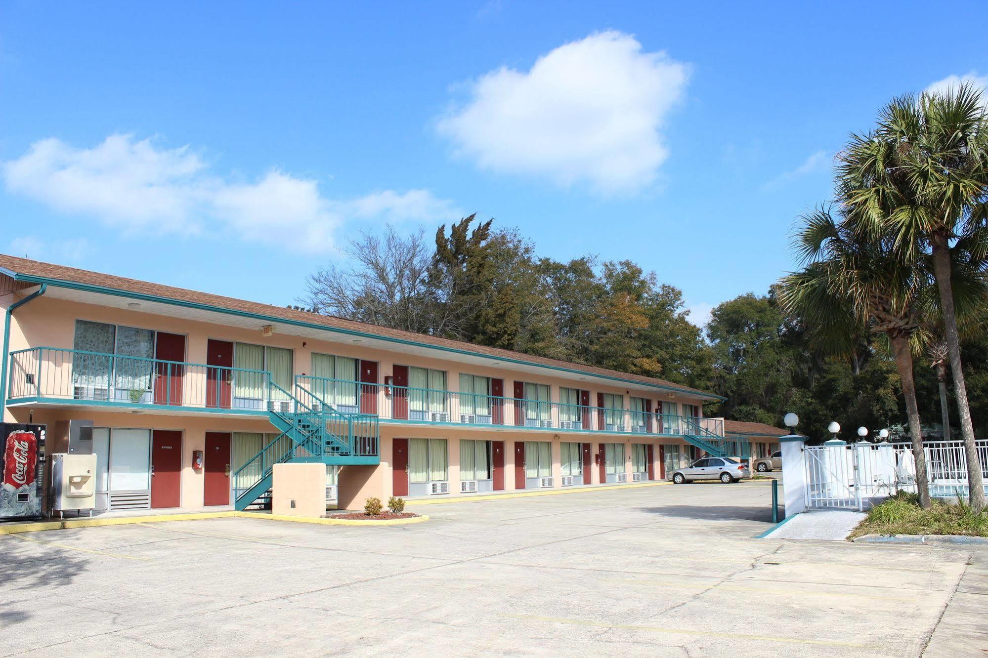 Travelers Inn Gainesville Exterior photo